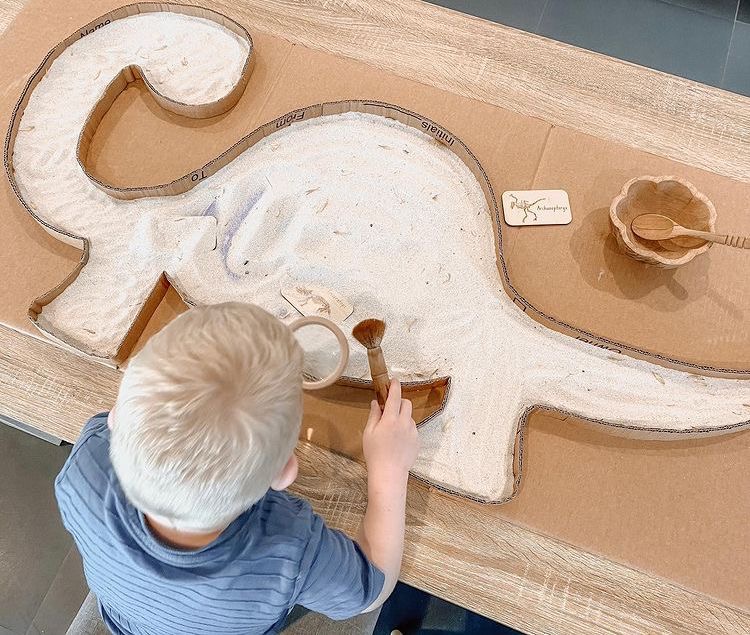 dinosaur sensory bin